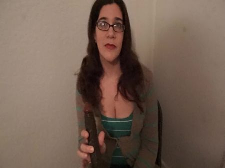 productor turbio entrevista a la puta sucia pero tímida vicki 