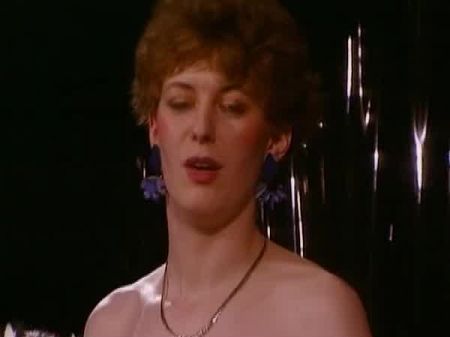 Versaute Deutsche Milf In Orgie Gefistet Und Anal Mit Dildos Gebohrt 