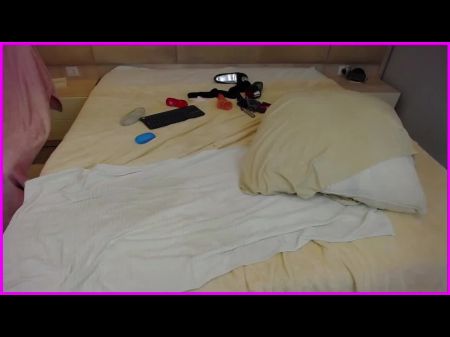 性高潮女孩爱抚自己