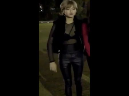 jeongyeon mostrando su sujetador negro para ti 