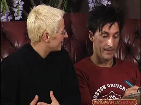 Ricky Kommt Gerade Von Der Arbeit Und Hat Daher Zeit Für Eine Kleine Umfrage... Ja, Wirklich 