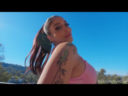 拉丁美女凡妮莎·斯凯 (Vanessa Sky) 崇拜列克星敦·斯蒂尔 (Lexington Steele) 的 BBC 