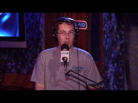 Howard Stern bdsm dominiert zwei Sklaven 