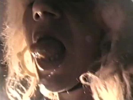 Skandalvideo von Tante beim Masturbieren 