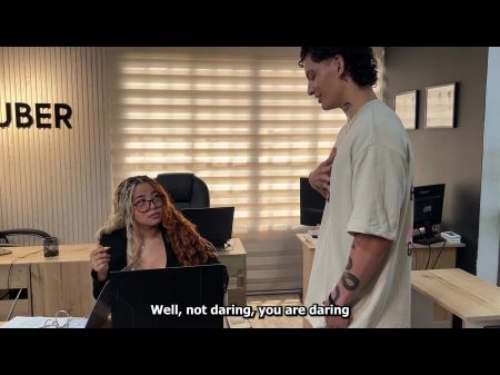 secretaria super sexy muestra sus grandes tetas al hijo del jefe se ha follado a toda la oficina 