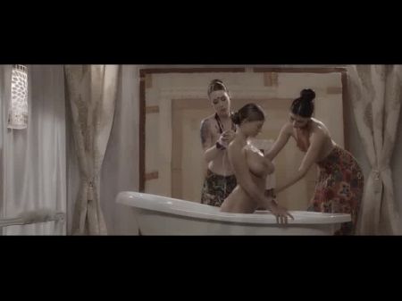 criada cola de caballo con grandes tetas 
