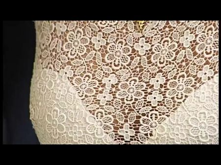 Oma Bekommt Riesen Faux-cock In Ihre Muschi