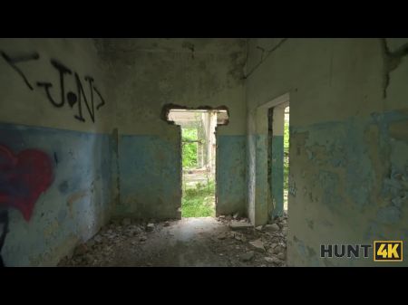 Hunt4k。性感的俄罗斯荡妇性欲旺盛，在公共场合与陌生人欺骗男友 