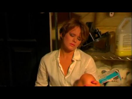 rubia sexy claire robbins es una adolescente a la que le encantan las pollas 