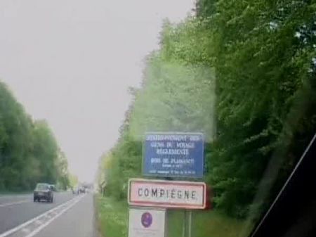 Süßer französischer Teenager mit tollem Körper darf in POV einen harten Schwanz lutschen 