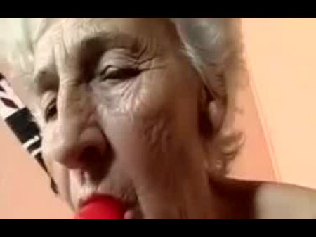 a la abuela le gusta la puta máquina 