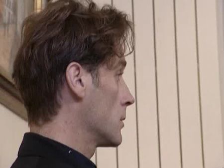 Erstklassige deutsche Schlampen in sexy Lederoutfits lutschen große Schwänze und reiten sie wie Profis, bevor sie mit Sperma bespritzt werden. 