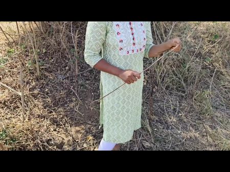 desi chica caliente del pueblo jungla me lakdi lene gai y luego folló su apretado coño (audio hindi) sexo al aire libre en la jungla 