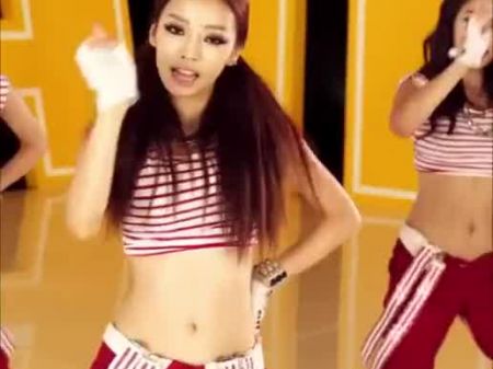 goo hara mostrando su deliciosa barriga 