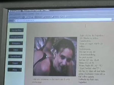 impresionante secretaria alemana obtiene su coño dedos en la oficina 