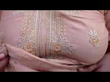 Desi gf ko choda kate ki Badezimmer mich, voller Hindi-Audio 