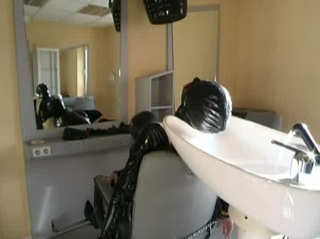 Bdsm Hardcore Latex Sklavinnen Spielen Im Friseurladen 