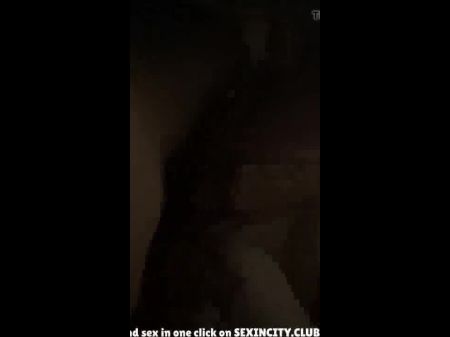 أم بلغارية مع صديق ابنها 