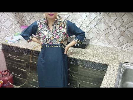 Indian Punjabi Mom Put New Desi Chudai Utter Galiyan Punjabi Utter Hd Desi Sardarni Stepmum Wound Mari In Kitchen
