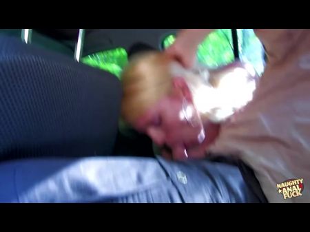 sexo pervertido en el coche se convierte en una intensa follada anal al aire libre una vez que la rubia gruesa se pone cachonda 