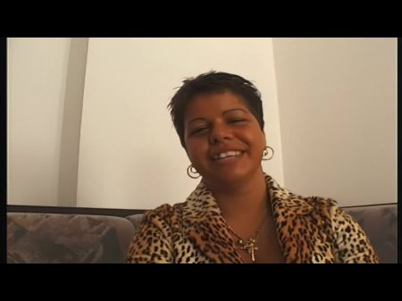 Deutsche Latina fingert sich zum Orgasmus 