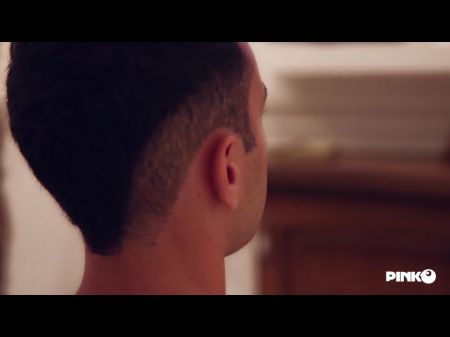 Roberta Gemma bekommt Sperma auf ihre Titten, nachdem sie es im Arsch genossen hat 