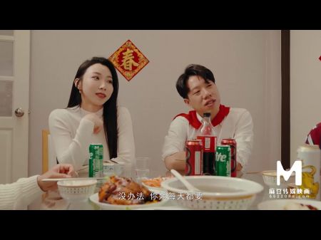 modelmedia asia与继母和嫂子共进年夜饭
