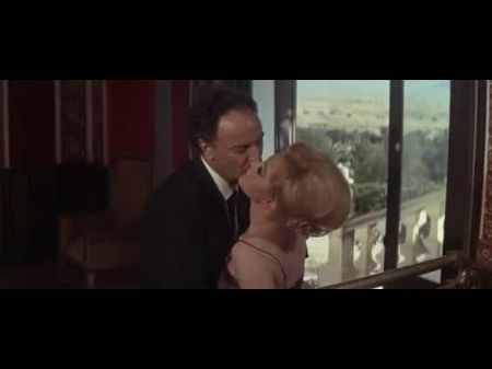 尤金妮......她的变态之旅的故事 1970 