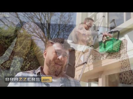 Sumptuous Homeowner Kayla Naughty Trades Her Cash Tip For A Double Dicking From Window Washers