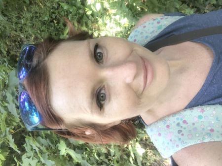 Peekapuss ! Filming My Fuckbox As I Walk Through The Woods , Before Rubbin My Astounding Breast