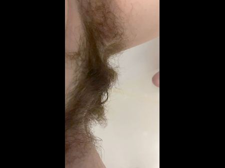 Pissing In The Tub Woolly Slit