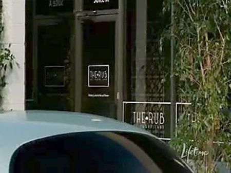 Jennifer Enjoy Hewitt - The Client List