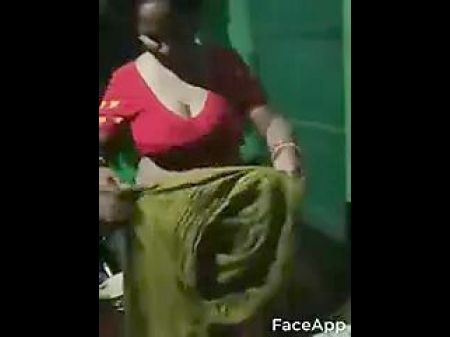 Desi Aunty Changing Clothes