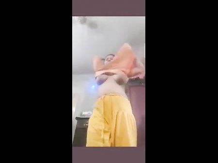 Desi Aunty Shows Puss