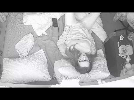 Teenie Climax In Taut Stretch Pants , Hidden Webcam