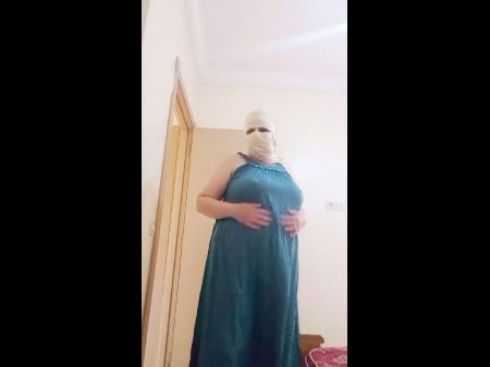 مغربية مكبوتة كتعرا قدام الكاميرى