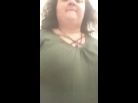 Mature Kik Pal Unwrapping And Squirting