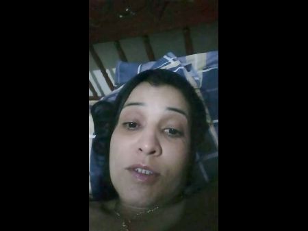 Luxurious Wifey Playing With Her Cunt
