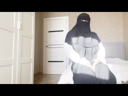 Superior Arab Stepmom In Tights