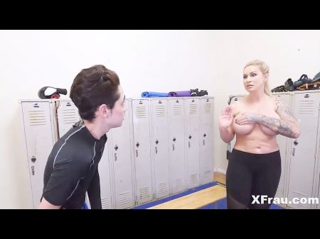 Habe Einen Kleinen Perversen In Der Umkleidekabine