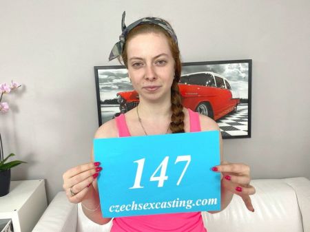 Unexperienced Red-haired Demonstrates How To Suck