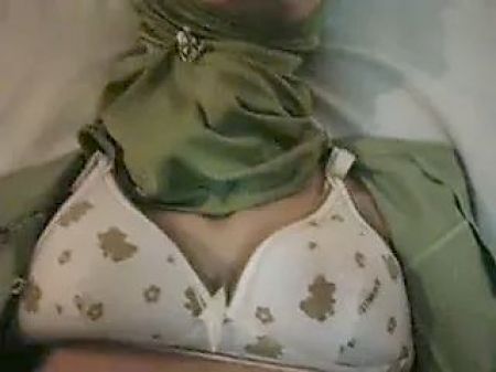 Indonesian - Jilbab Entot Di Hotel