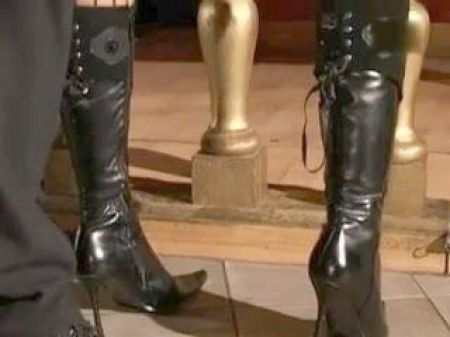 Crude Change 1 - Vicky W .