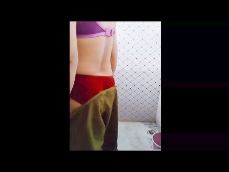 ionate bhabhi bathing in undies , showing her ass