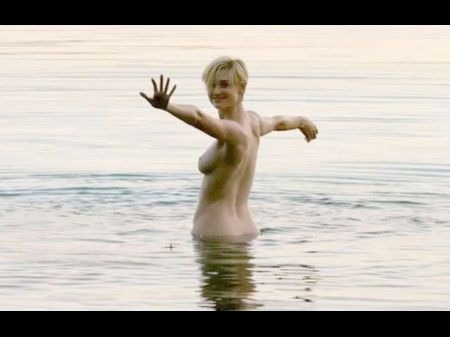 Elizabeth Debicki Undressed Gig On Scandalplanet . Com