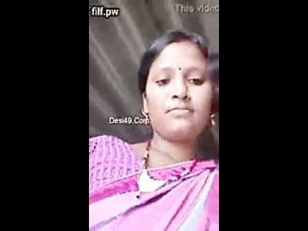 Aunty Displaying And Fingering Magnificent Cooter
