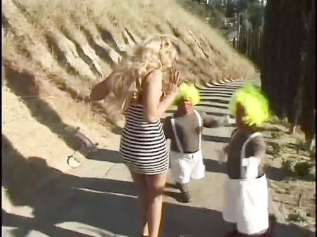 Exciting Cougar Wants To Experiment With 2 Super-naughty Midgets
