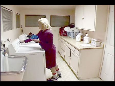 Grandmother Fingers Herself When Her Stepdaughter Comes To Visit , She Wants To Join In And Kisses Her Ample Nips And Gr