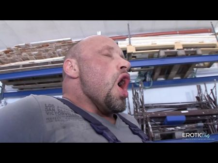 German Warehouse Employee Has A Exclusive Amaze During His Break !