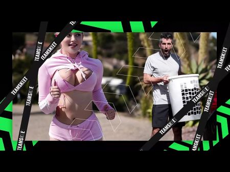 Staggering Chicks In Lace Underwear Sneak Into Neighbour’s Palace And Invite Him For A Passionate 4 Way